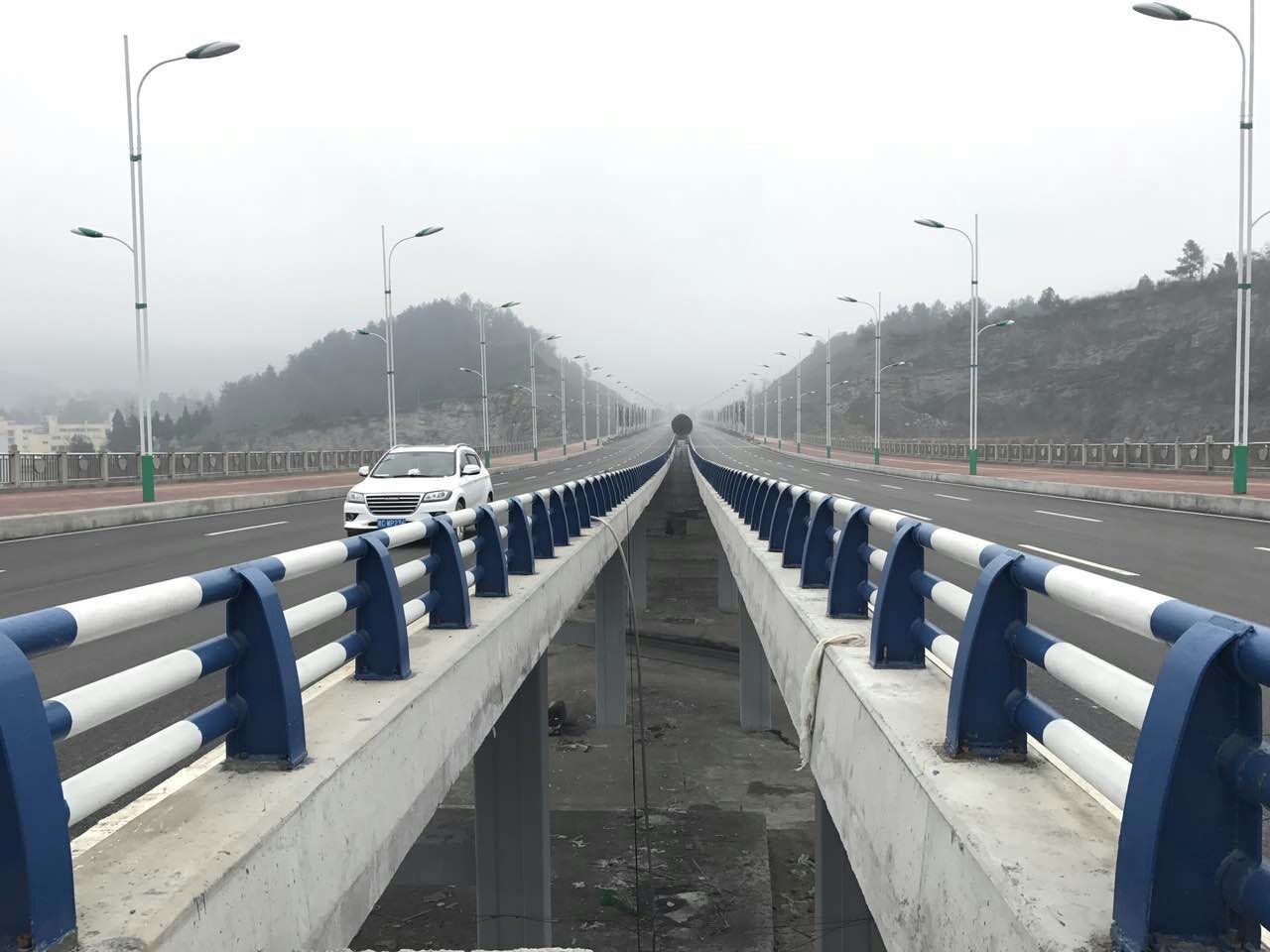 岷山路桥梁工程